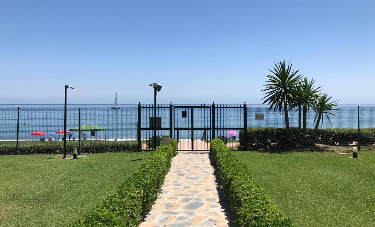 Marbella - Estepona Beach Frontline Apartment Exterior photo