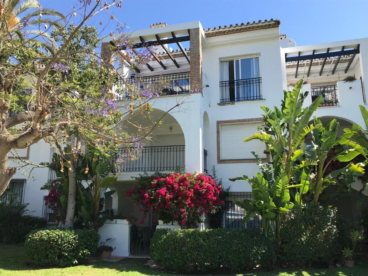 Marbella - Estepona Beach Frontline Apartment Exterior photo